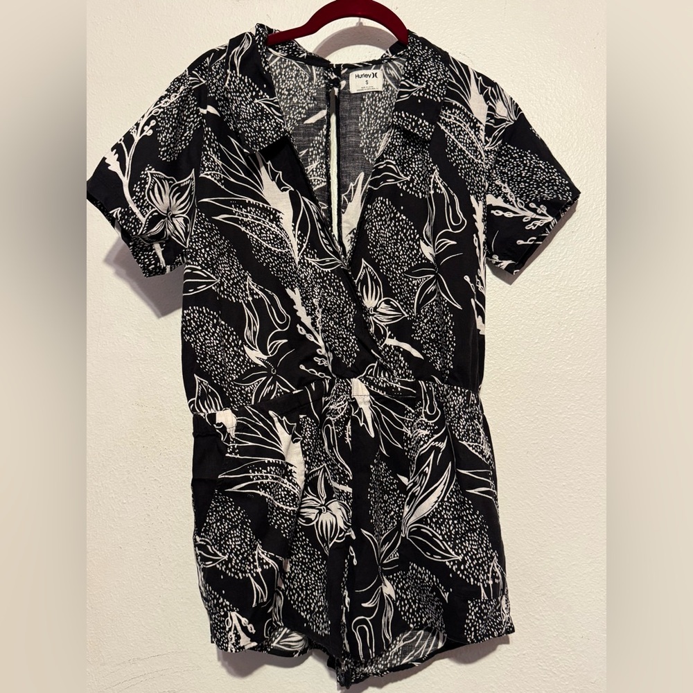 Hurley Black and White Floral Short Sleeve Romper